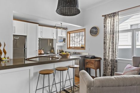 Photo of property in 51 Gaine Street, New Plymouth, 4310