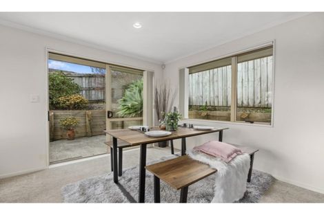 Photo of property in 37 Nimstedt Avenue, Oteha, Auckland, 0632