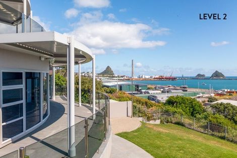 Photo of property in 18 Roy Terrace, Moturoa, New Plymouth, 4310