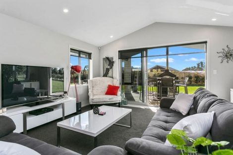 Photo of property in 2/1 Lowe Road, Rukuhia, Hamilton, 3282