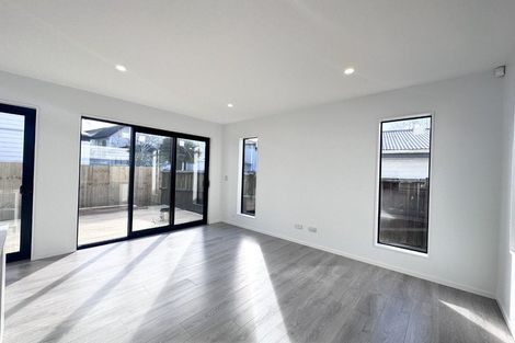 Photo of property in 3b Glennandrew Drive, Half Moon Bay, Auckland, 2012