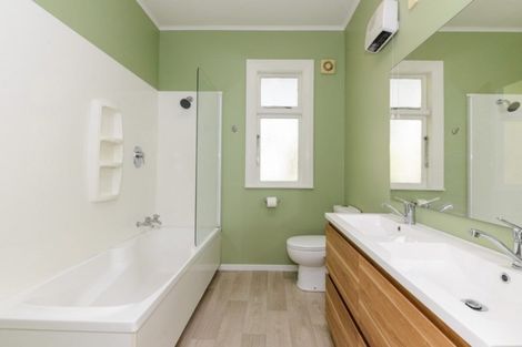 Photo of property in 70 Hutcheson Street, Mayfield, Blenheim, 7201