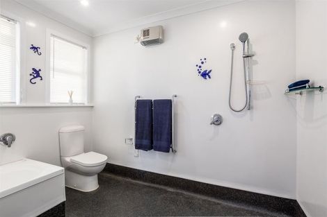 Photo of property in 8 Muri Road, Pukerua Bay, 5026