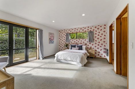 Photo of property in 27 Thornwood Place, Redwood, Christchurch, 8051