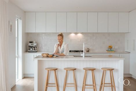 Photo of property in 1 Brendan Close, Omokoroa, 3114