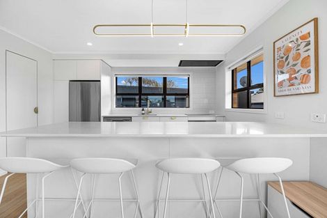 Photo of property in 32 Sandspit Road, Waiuku, 2123