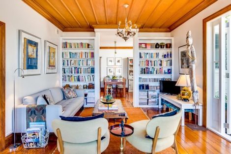 Photo of property in 5 Corry Avenue, Bluff Hill, Napier, 4110