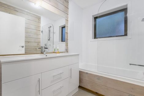 Photo of property in 22 Calluna Crescent, Totara Heights, Auckland, 2105