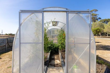 Photo of property in 104 White Rock Road, Martinborough, 5781