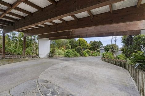 Photo of property in 29 Highland Avenue, Titirangi, Auckland, 0604