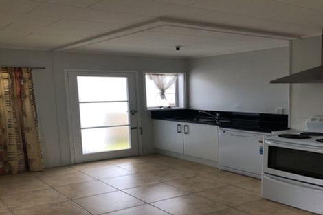 Photo of property in 47 Staverton Crescent, Mangere, Auckland, 2022