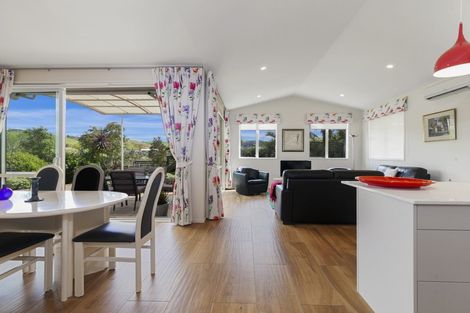 Photo of property in 5 Laly Haddon Place, Matakana, Warkworth, 0985