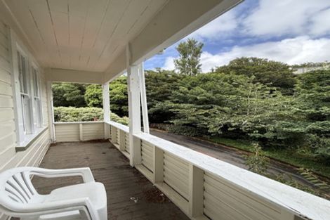 Photo of property in 143 Wadestown Road, Wadestown, Wellington, 6012