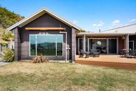 Photo of property in 19 Esk View Road, Eskdale, Napier, 4182
