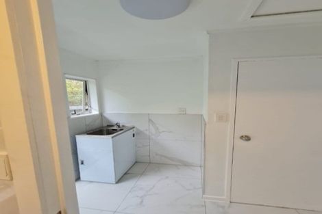 Photo of property in 11 Rerewai Place, Kelston, Auckland, 0602