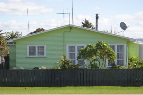 Photo of property in 46 College Road, Edgecumbe, 3120