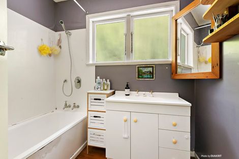 Photo of property in 23 Melrose Road, Island Bay, Wellington, 6023