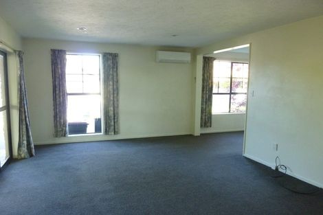 Photo of property in 137 Hawthornden Road, Avonhead, Christchurch, 8042