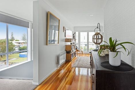 Photo of property in 17 Meeanee Quay, Westshore, Napier, 4110