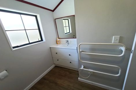 Photo of property in 16b Parsons Glen, Karori, Wellington, 6012