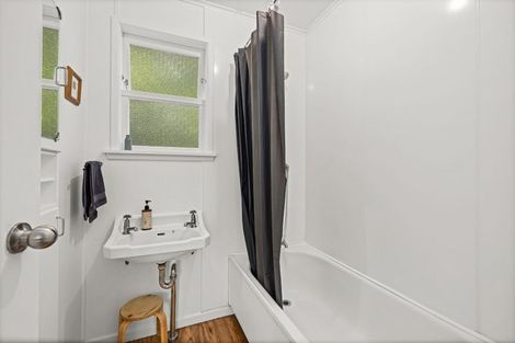 Photo of property in 1060 Sandspit Road, Sandspit, Warkworth, 0982