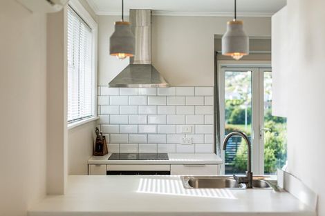 Photo of property in 90 Main Road, Titahi Bay, Porirua, 5022