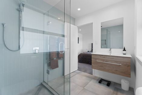 Photo of property in 55b Paynters Avenue, Strandon, New Plymouth, 4312