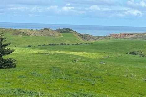 Photo of property in 286 Rehutai Road, Baylys Beach, Dargaville, 0377