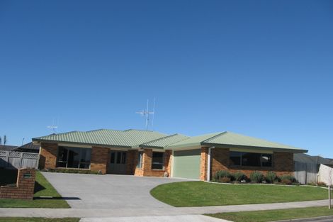 Photo of property in 13 Westminster Place, Rototuna North, Hamilton, 3210