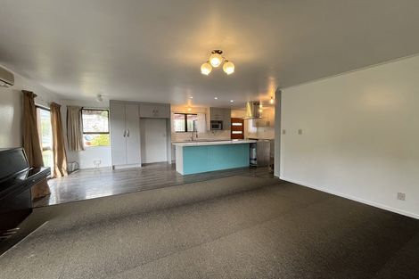 Photo of property in 30 Banyan Drive, Totara Heights, Auckland, 2105