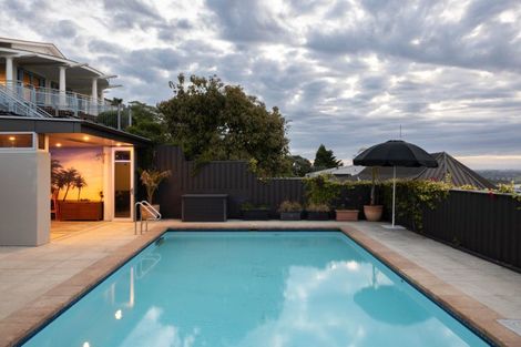 Photo of property in 12 George Street, Hospital Hill, Napier, 4110