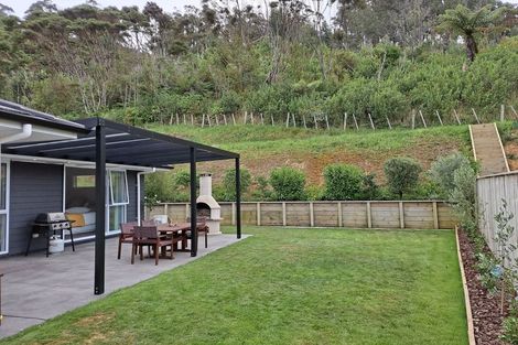 Photo of property in 35 Banks Boulevard, Whitby, Porirua, 5024