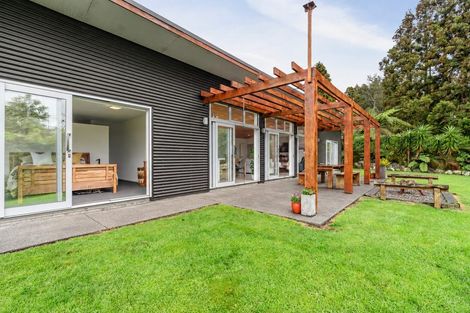 Photo of property in 225 Awai Road, Tarurutangi, New Plymouth, 4372