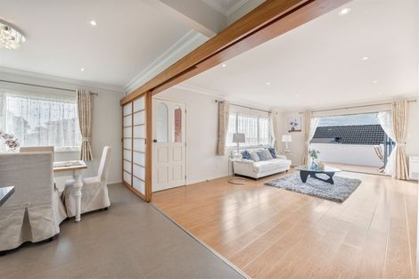 Photo of property in 7 Santa Monica Place, Goodwood Heights, Auckland, 2105