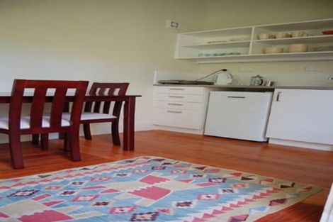 Photo of property in 106 Station Road, Kumeu, 0891