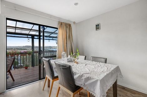 Photo of property in 1/21 Jumento Place, Unsworth Heights, Auckland, 0632