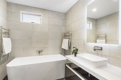 Photo of property in 11 Chedworth Drive, Glenfield, Auckland, 0629