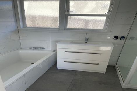 Photo of property in 72 Kenmore Street, Newlands, Wellington, 6037