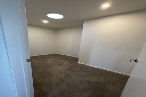 Photo of property in 2d Pinero Place, Bucklands Beach, Auckland, 2014