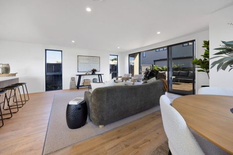 Photo of property in 10 Eliot Street, New Plymouth, 4310