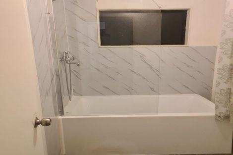 Photo of property in 72 Maplesden Drive, Clendon Park, Auckland, 2103