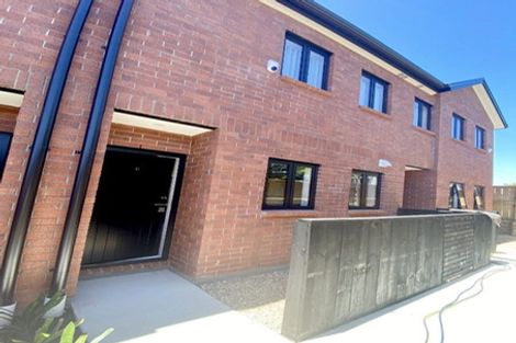 Photo of property in 2/9 Marlene Avenue, Te Atatu South, Auckland, 0610