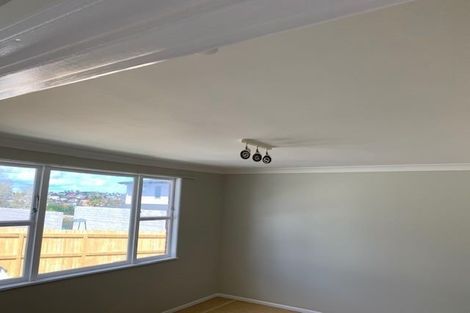 Photo of property in 2/165 Chivalry Road, Glenfield, Auckland, 0629