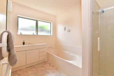 Photo of property in 9 Kath Hopper Drive, Orewa, 0931