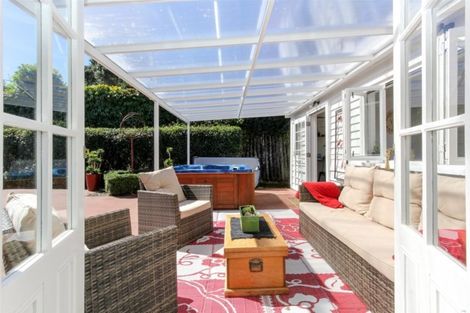 Photo of property in 18 David Street, Westown, New Plymouth, 4310