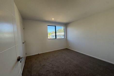 Photo of property in 11 Pipitea Place, Massey, Auckland, 0614