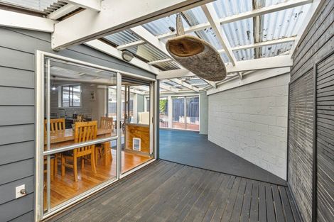 Photo of property in 6 Coey Place, Glen Eden, Auckland, 0602
