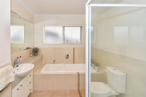 Photo of property in 21 Stranraer Crescent, Wattle Downs, Auckland, 2103