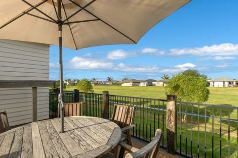 Photo of property in 11 Kamahi Crescent, Papamoa Beach, Papamoa, 3118