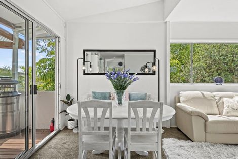 Photo of property in 22 Gails Drive, Okura, Albany, 0792